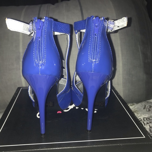 Shoes - Picture 3 of 5